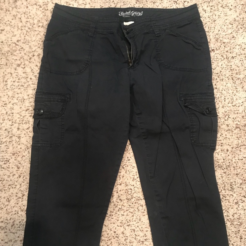Black cropped pants